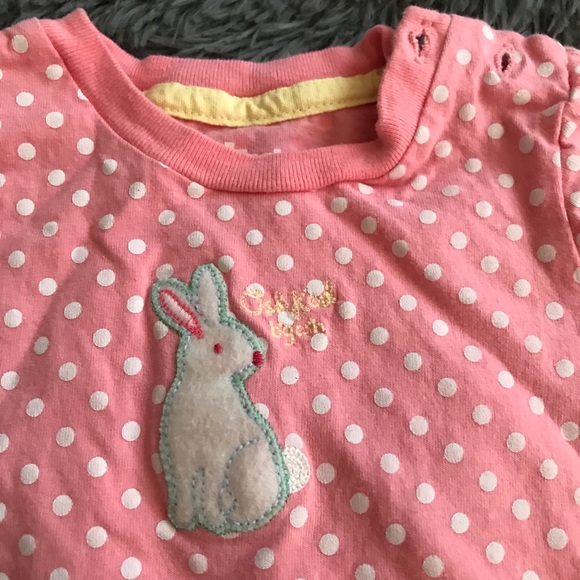 5/$25 OSHKOSH B’GOSH short sleeve polka dot onesie - Picture 2 of 3